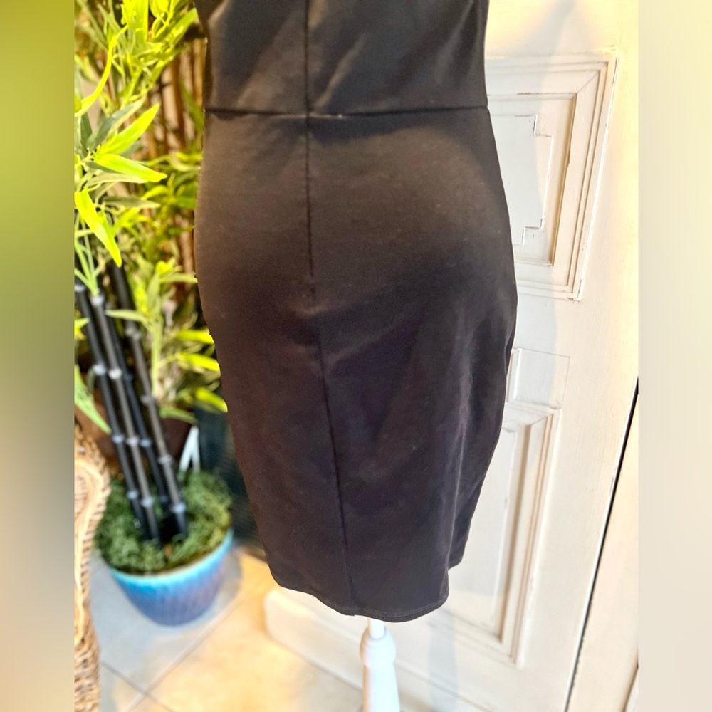 BEBE Black Cutout Shoulder Dress Size Medium - Picture 8 of 15